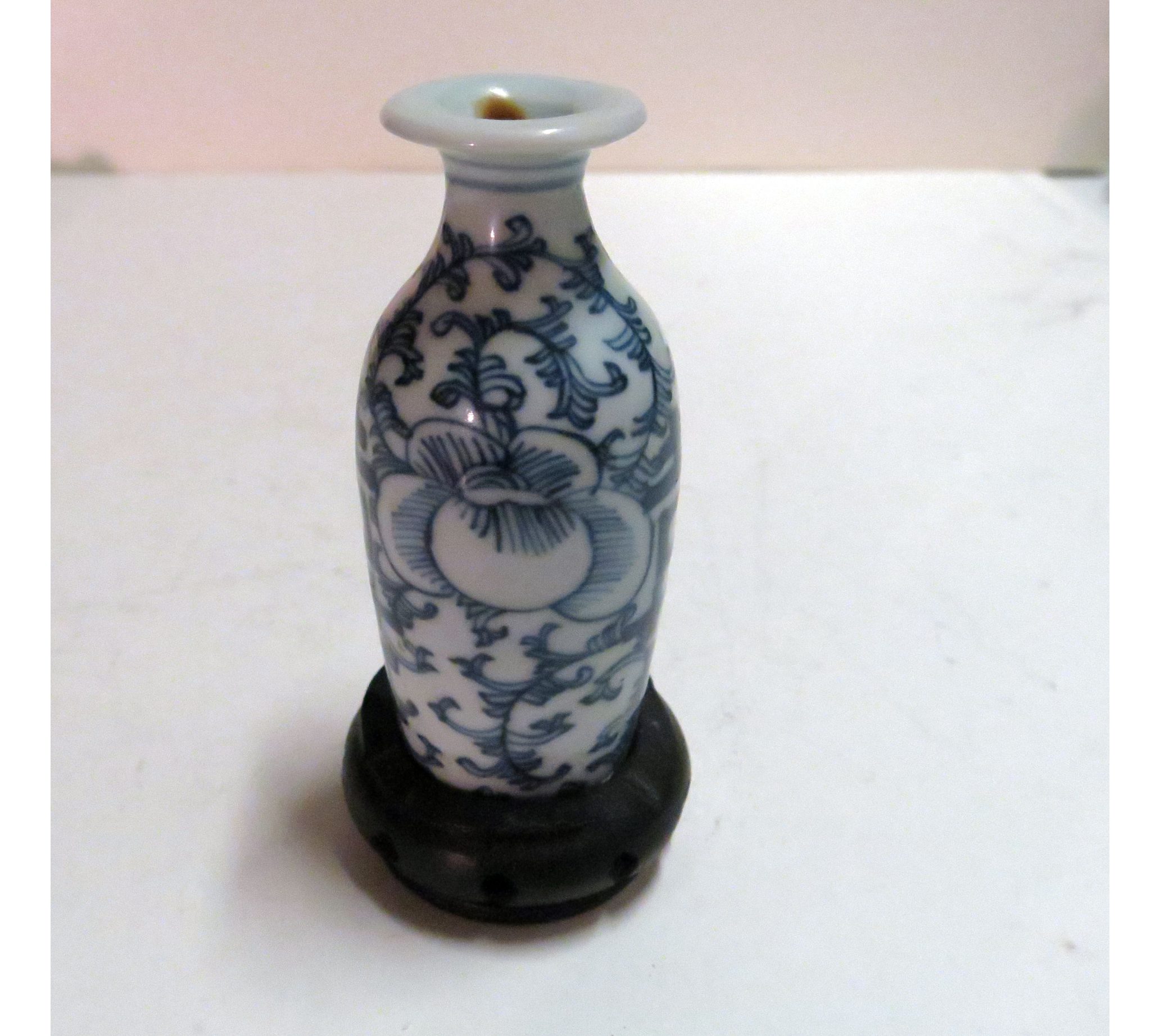 5″ Qing Dynasty Willow Leaf Blue and White Vase