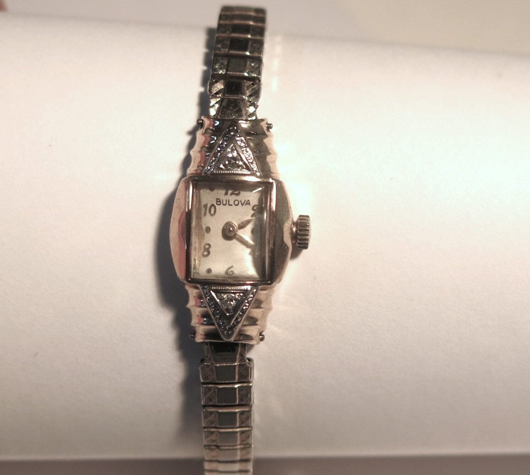 1952 Bulova Ladies 17 Jewel Diamond Chip Bezel Watch